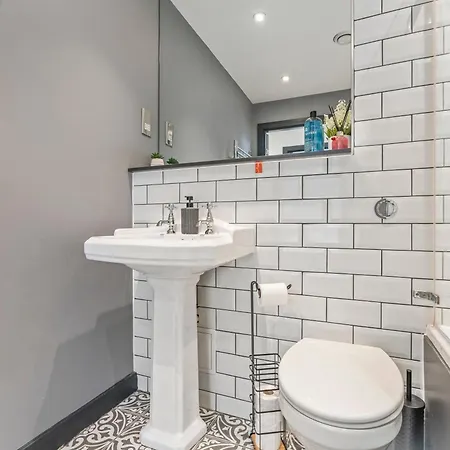 Ny Style Exposed Brick 2br Sleep 8 Apartment
